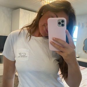 vineyard vines t shirt